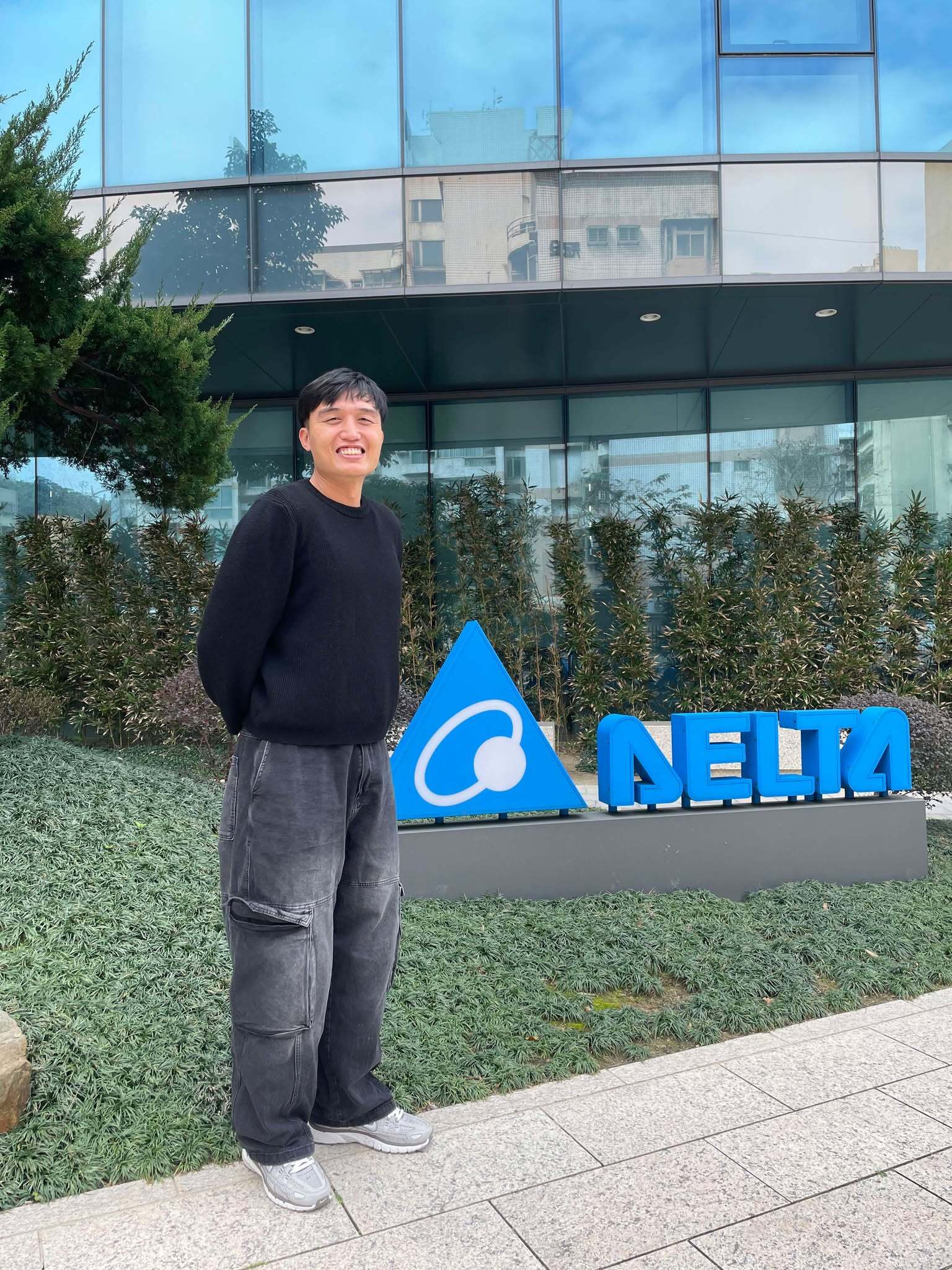98級工管系、103級資管所的彭奕樺任職台達電資深工程師。
